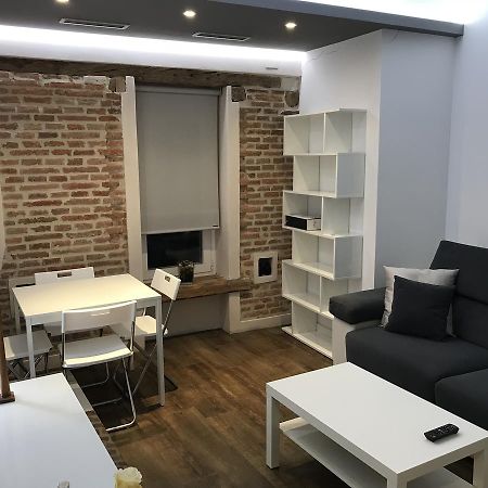 Airva: Apartamento Duque De La Victoria Valladolid Bagian luar foto